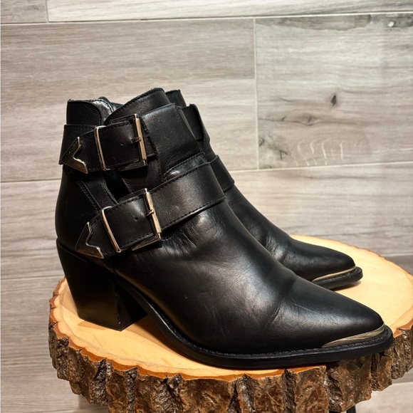 Genuine Black Leather Ankle Boots with Silver Buckle and tips size 8 - Picture 3 of 9